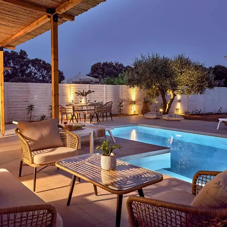 Romas 2 By * Vasilikí